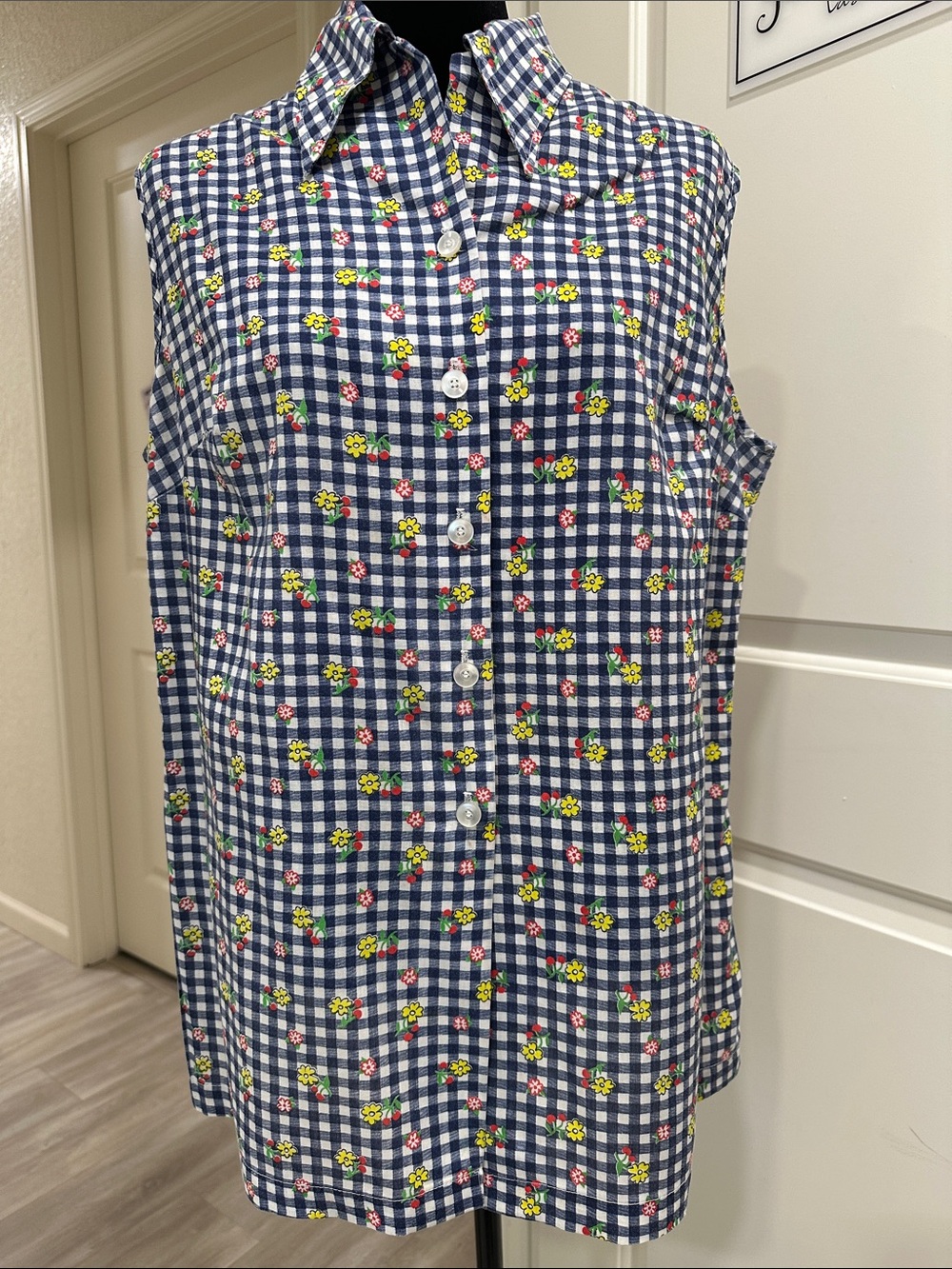 Vintage Sleeveless Navy Gingham Button-Down Shirt with Floral Print